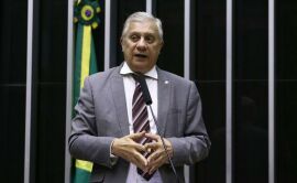 Imagem da notícia Comissão aprova repasse de royalties do petróleo a municípios vizinhos à exploração